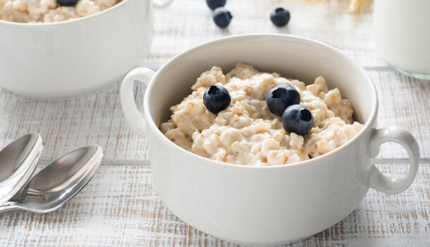 oatmeal -foods for hair growth and thickness 